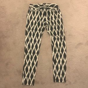 J. MCLaughlin stretchy black and white leggings